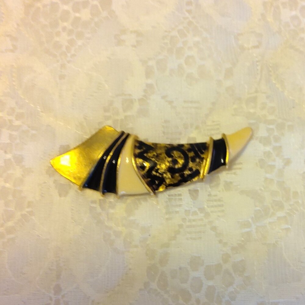 Vintage Art Deco Enamel Gold Tone Brooch Timeless VTG Jewelry Pin
